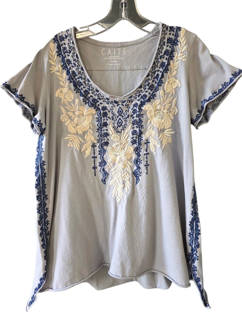 Caite Grayish Blue Embroidered Scoop Neck Top Size Small
